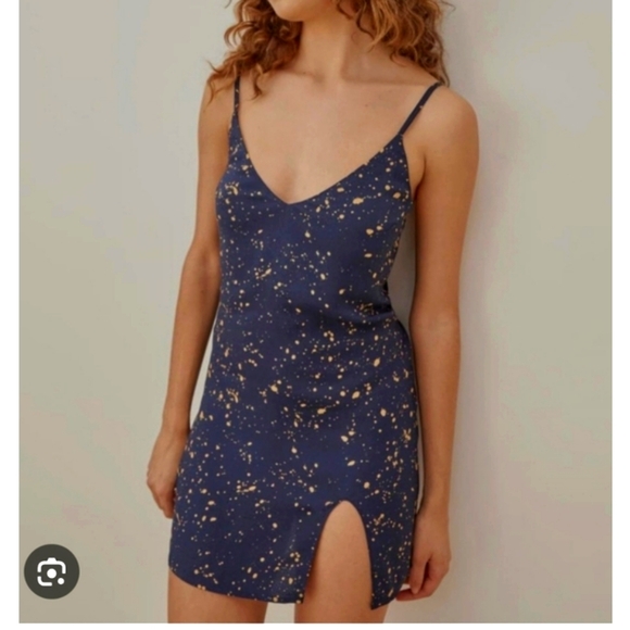 Reformation Dresses & Skirts - NEW RARE REFORMATION BLUE MINI DRESS WITH SLIT SZ SMALL MARLOWE NAVY SPECKLED